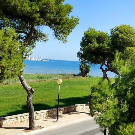 Fronte Mare, Giu Alla Spiaggia